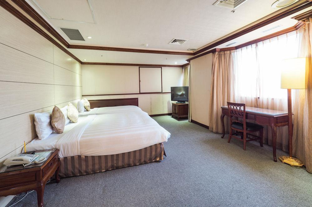 Silken Hotel Тайбэй Экстерьер фото