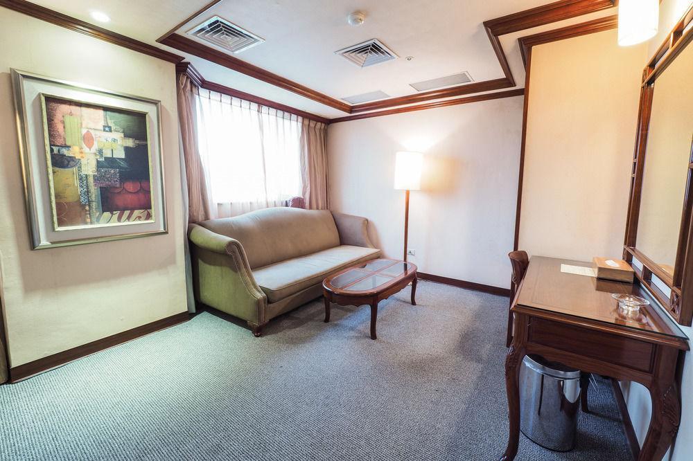 Silken Hotel Тайбэй Экстерьер фото