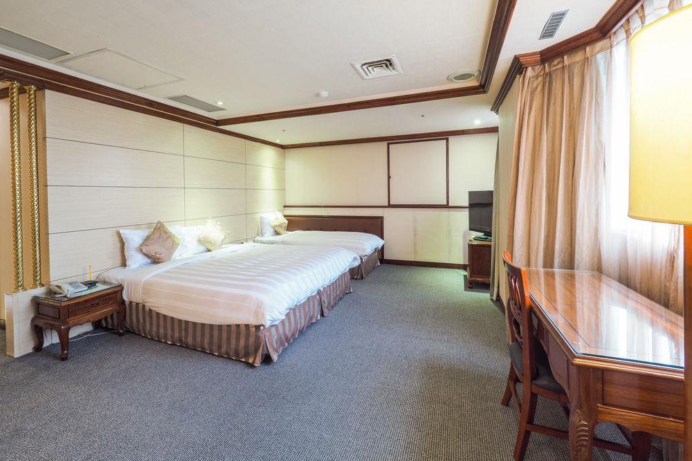Silken Hotel Тайбэй Экстерьер фото