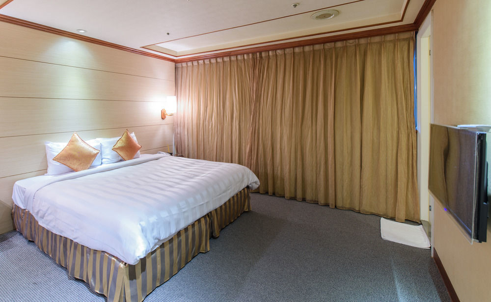 Silken Hotel Тайбэй Экстерьер фото