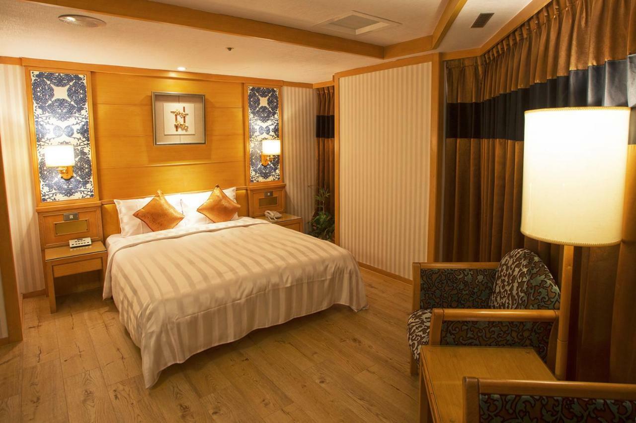 Silken Hotel Тайбэй Экстерьер фото