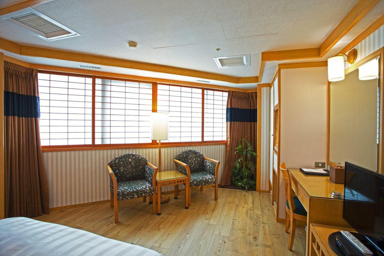 Silken Hotel Тайбэй Экстерьер фото