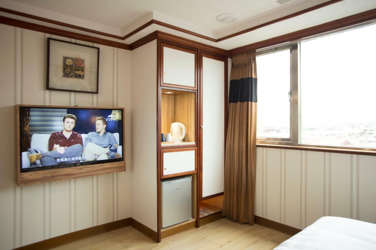 Silken Hotel Тайбэй Экстерьер фото