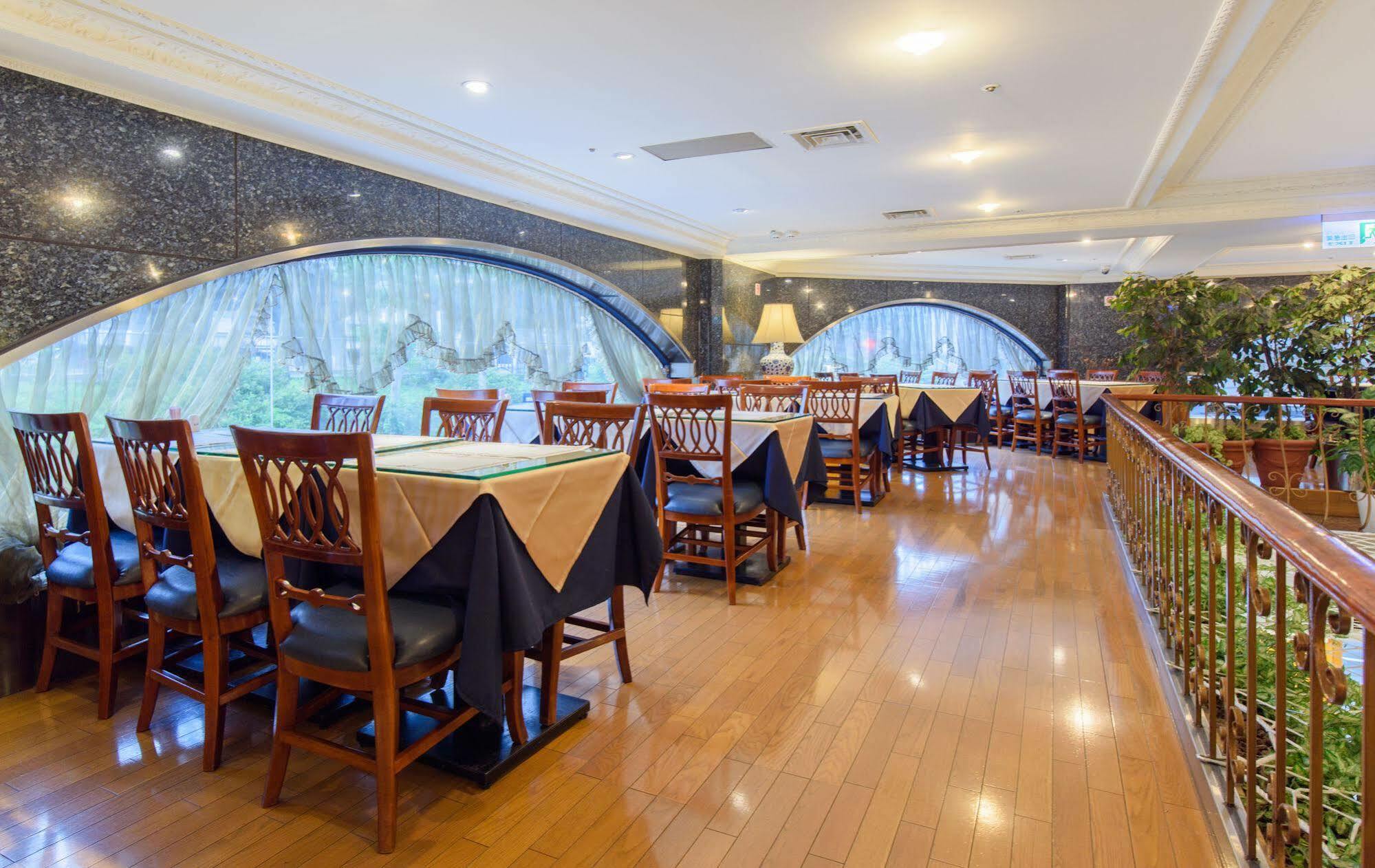 Silken Hotel Тайбэй Экстерьер фото